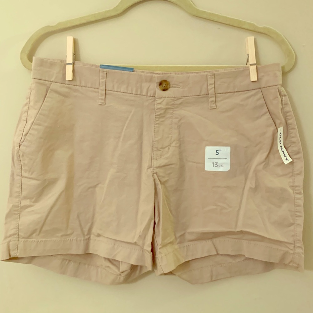 Old Navy Relaxed Mid-Rise Khaki Shorts with tags